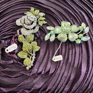 2 unique NWT Silver Brooches💚💚